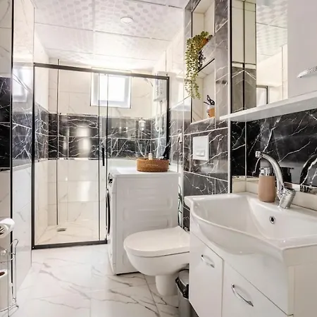 Old Town 5 Min 2bed 1000 Mbps Wi-fi Apartmán
